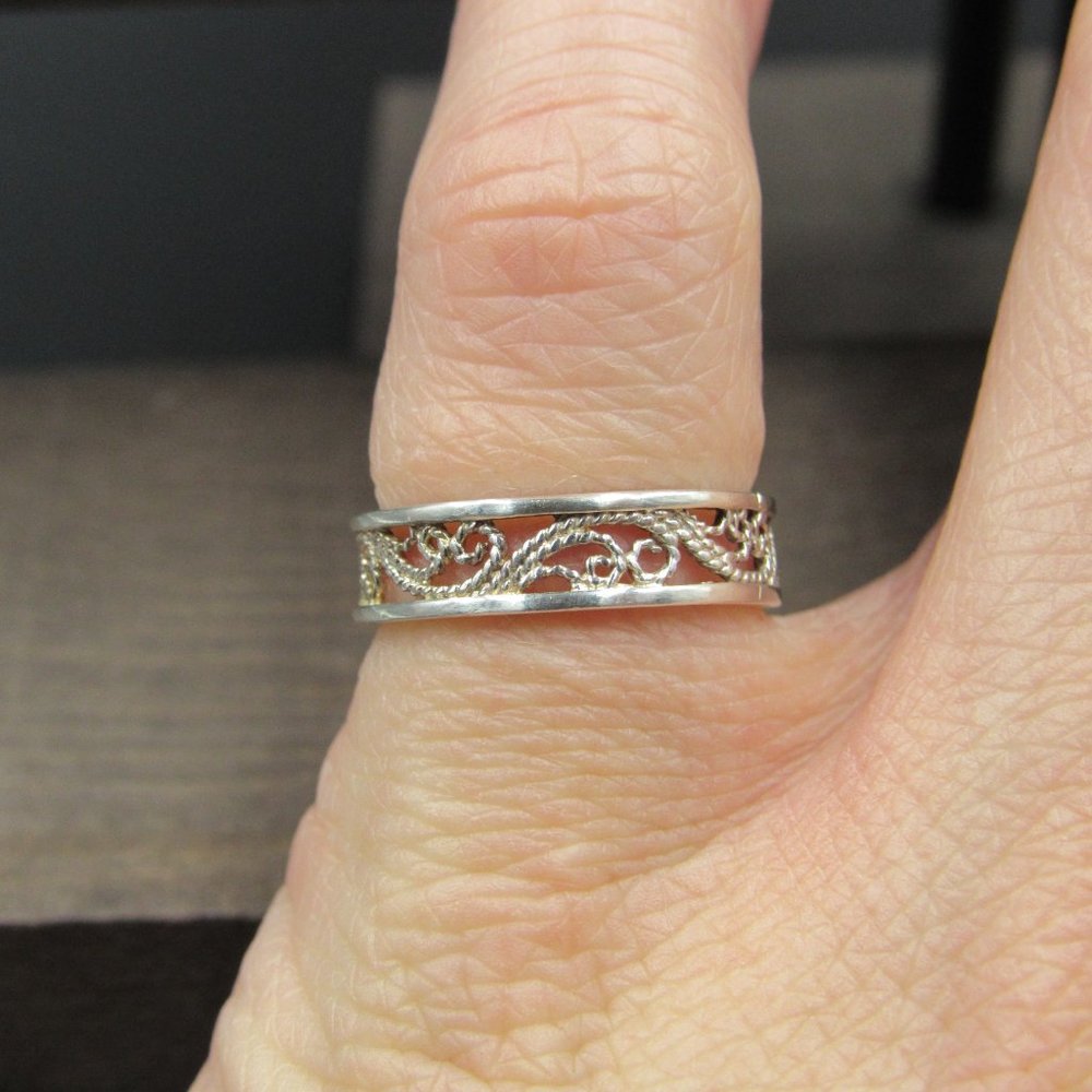 Size 5 Sterling Silver Light Filigree Style Band - Picture 2 of 7